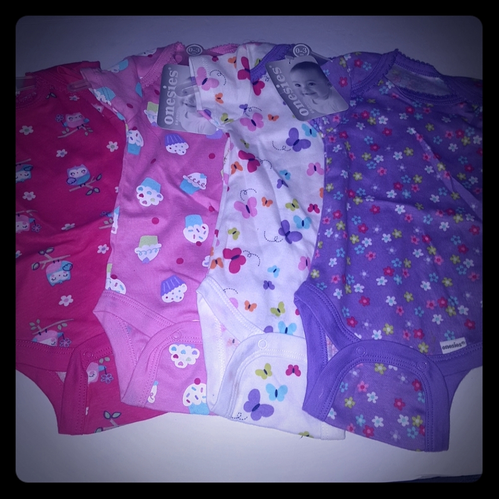 4 Onsie brand baby clothes 0-3‎ months